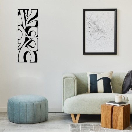 Large wall clock with numbers