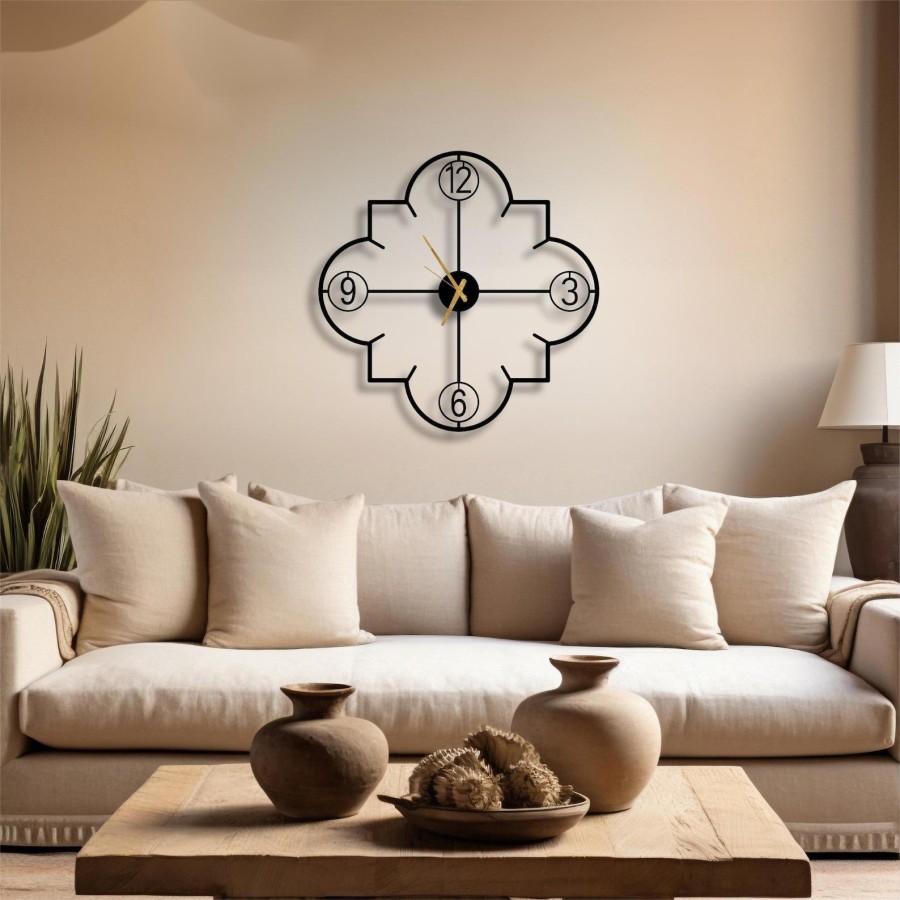 Metal wall clock with numbers